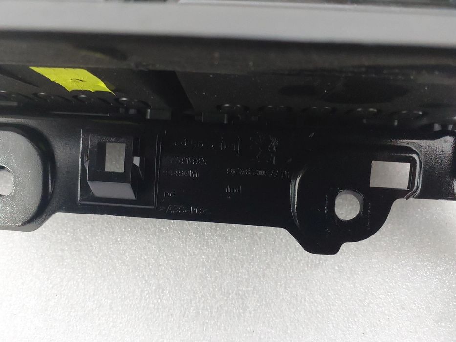 Moldura da consola central / rádio / aro PEUGEOT 208