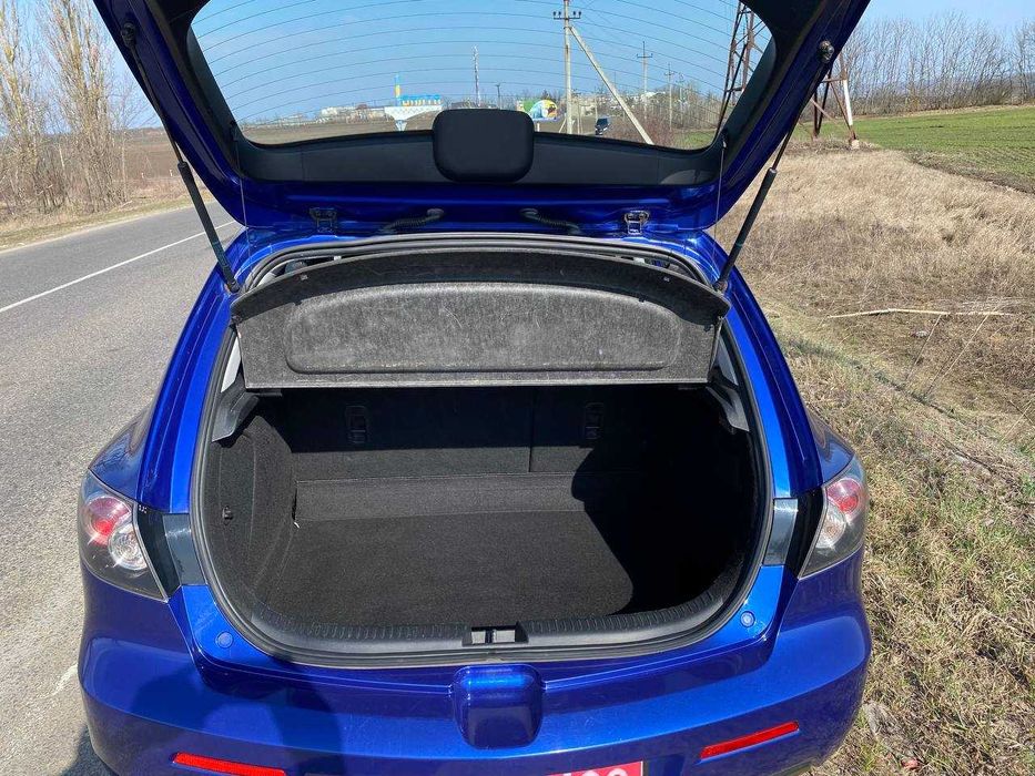 Автомобіль Mazda 3