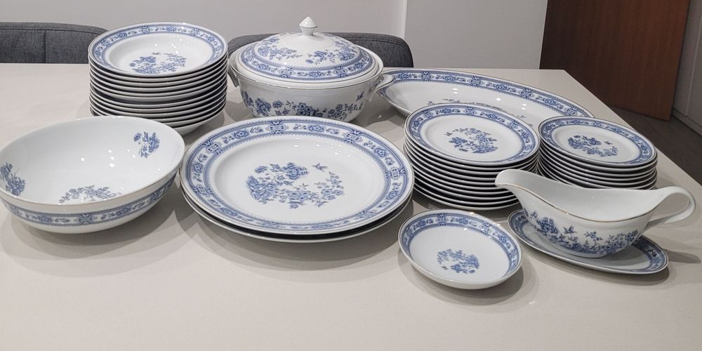 Loiça de  porcelana vista alegre