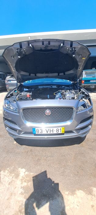 Jaguar F-Pace 2.0D Prestige Auto (2018)