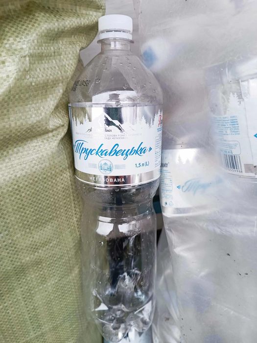 Віддам безкоштовно пляшки з під води ,,Трускавецька'', 1.5 л