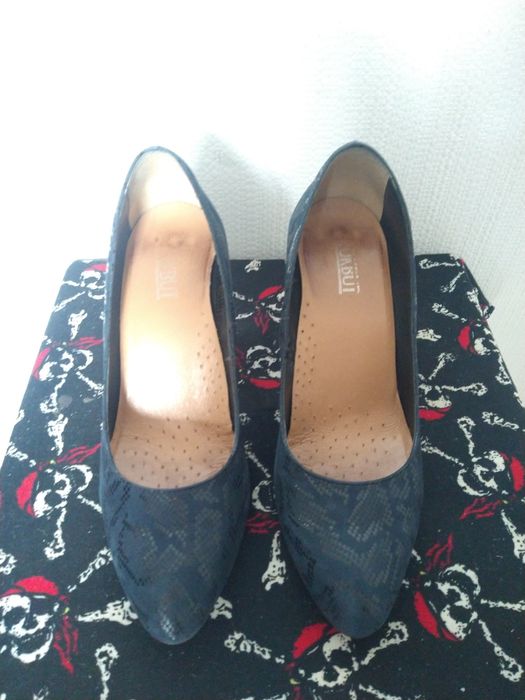 niebieskie eleganckie buty damskie na koturnie 39