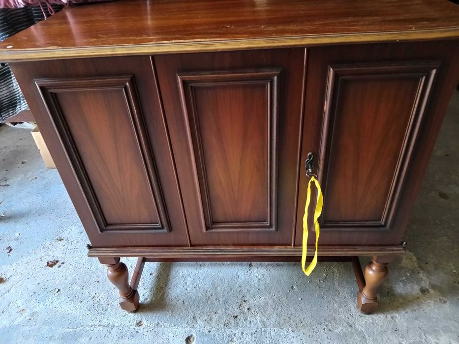 Stara komoda , serwantka Młodzieszynek • OLX.pl