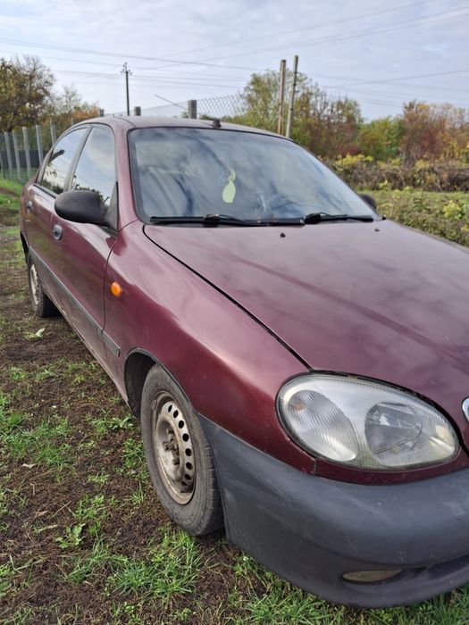 Автомобіль Daewoo Lanos