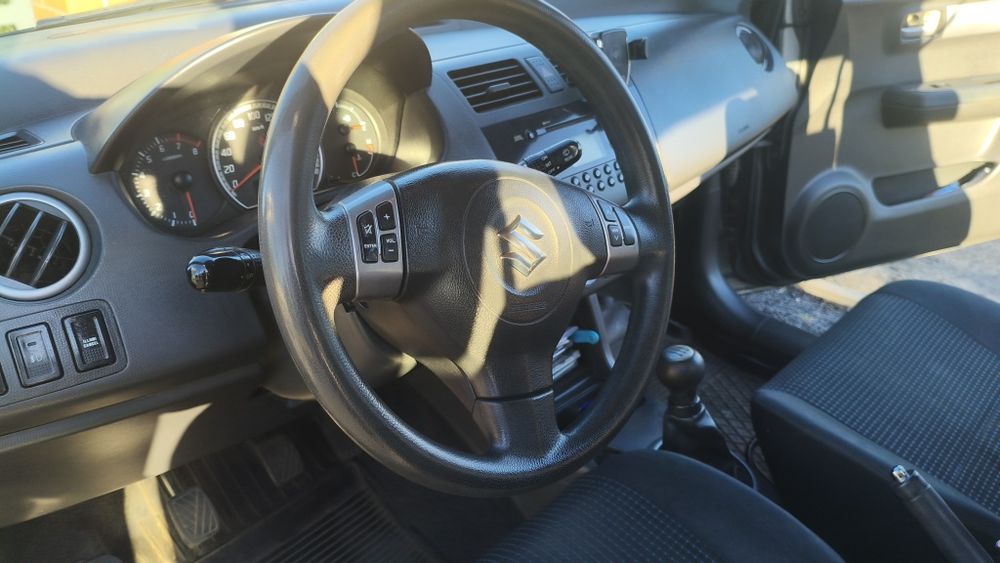 Auto Suzuki Swift
