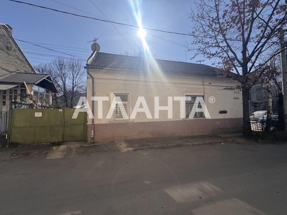 Продаж півособняку в центрі міста