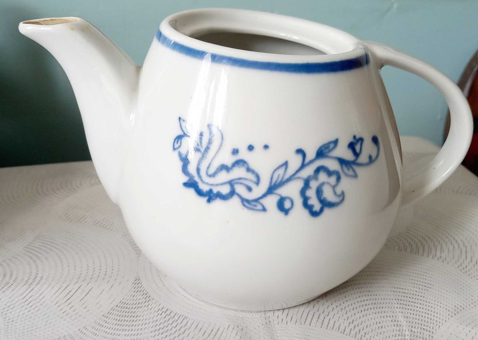 Czajniczek dzbanek zaparzacz Lubiana PRL vintage