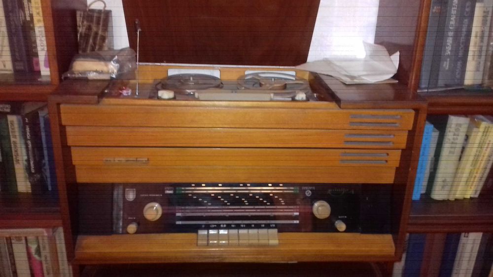 Продам  магнитофон