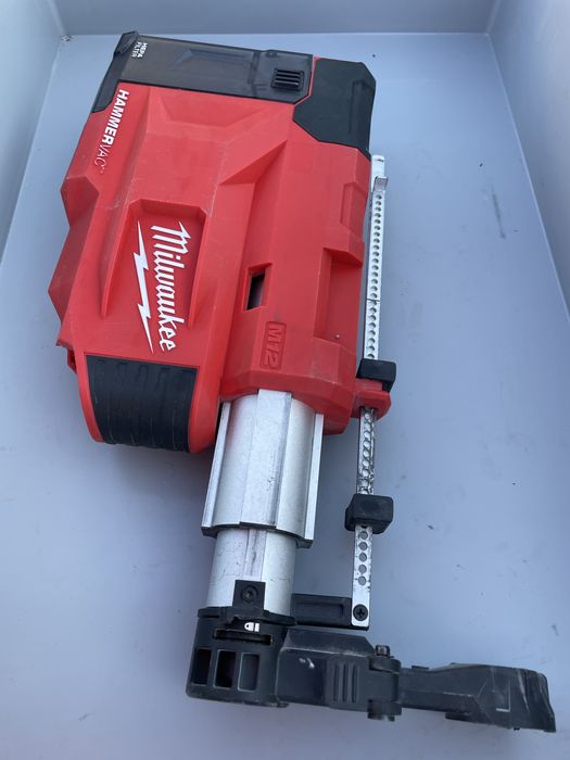 Milwaukee M12 UDEL Odsysacz do młotków M12 UDEL, rok 2023