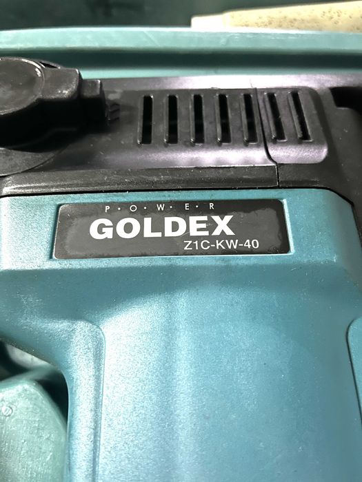 Martelo Elétrico Goldex com Caixa e Ponteiro