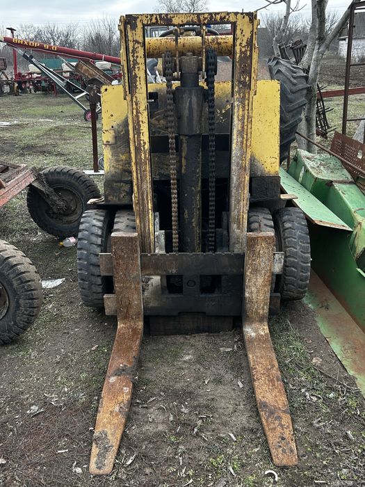 Навантажувач 2тони