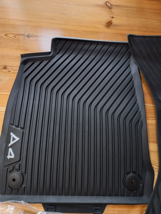 Dywaniki gumowe oryginalne NOWE Audi A4 b9 przód tył