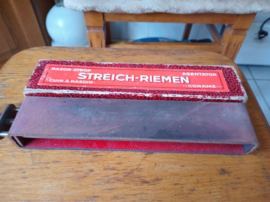 Прибор для правки бритв на подарок