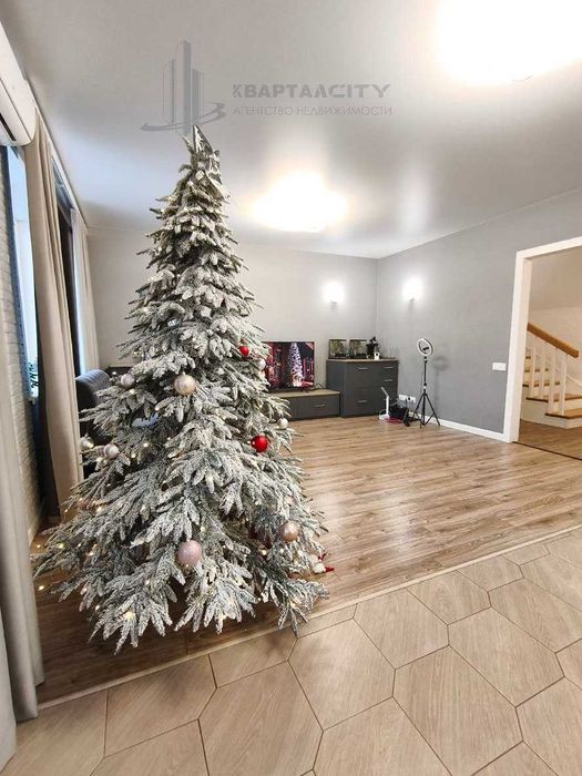 Дворівнева квартира в новому цегляному будинку (2018 р.забудови).