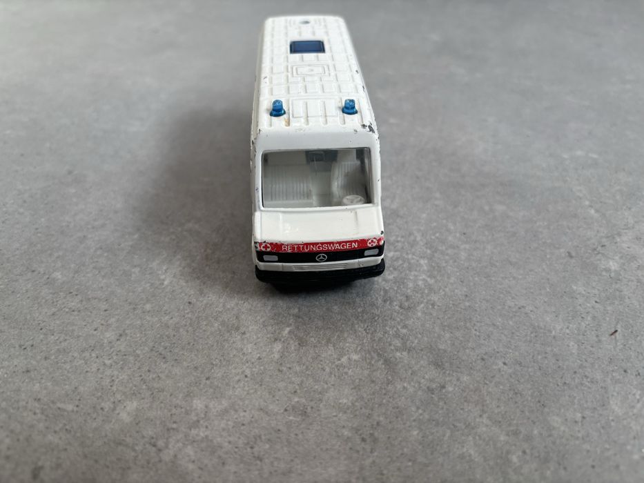 Model Siku Mercedes 809 D Ambulans made in Germany