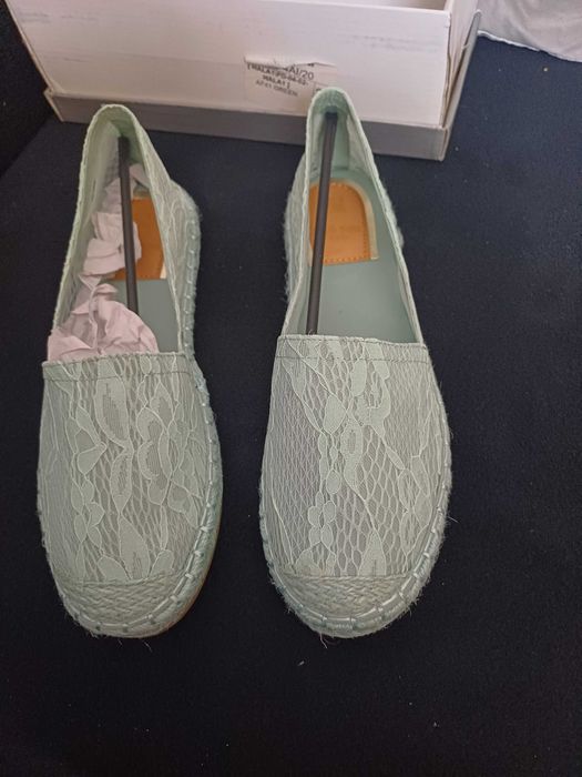 Nowe buty ażurowe
