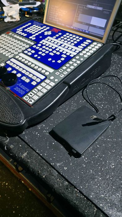 Avolites Azure 2000 – Mesa de Iluminação Profissional