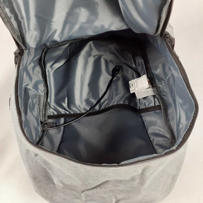 Plecaki fluorescencyjne z piórnikiem - świecą w ciemności !