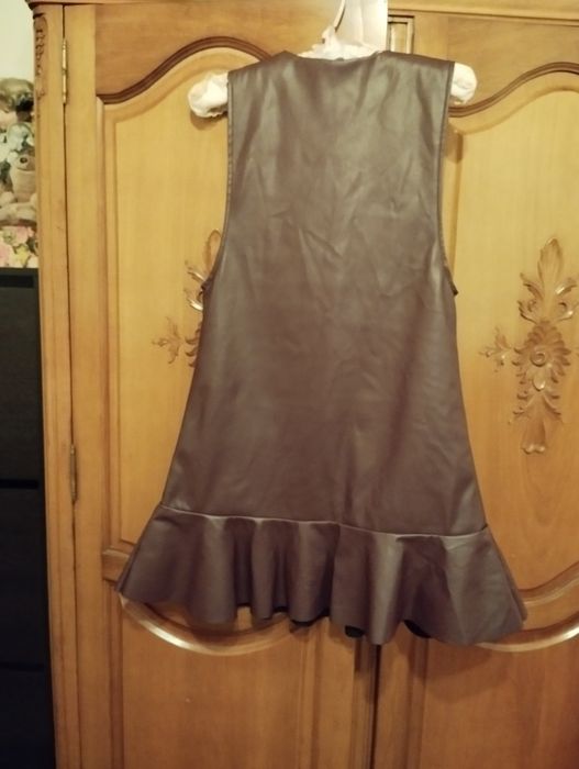 Vestido de napa como novo.