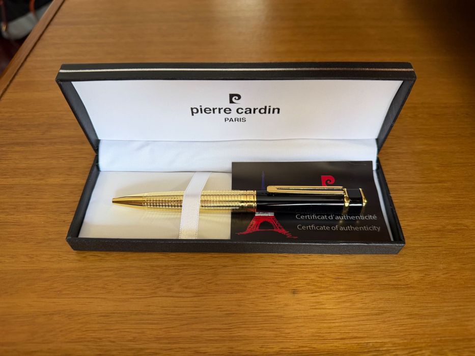 Caneta esferográfica Pierre Cardin - NOVA