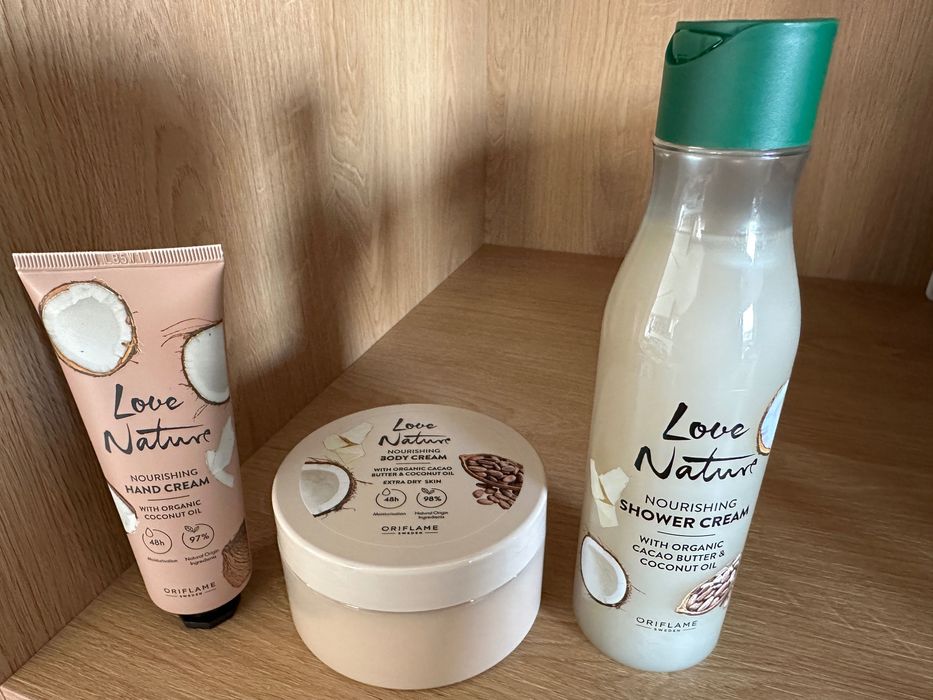 Creme Mãos + Corpo + Creme de banho de Côco Love Nature