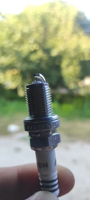 Свечи зажигания иридиевые NGK BKR6EIX  6418 новые 6шт.