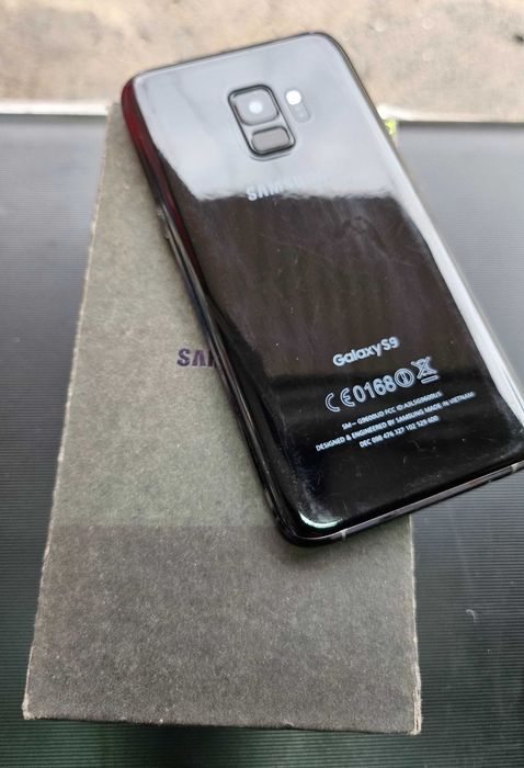 Samsung Galaxy S9 - 32 гб