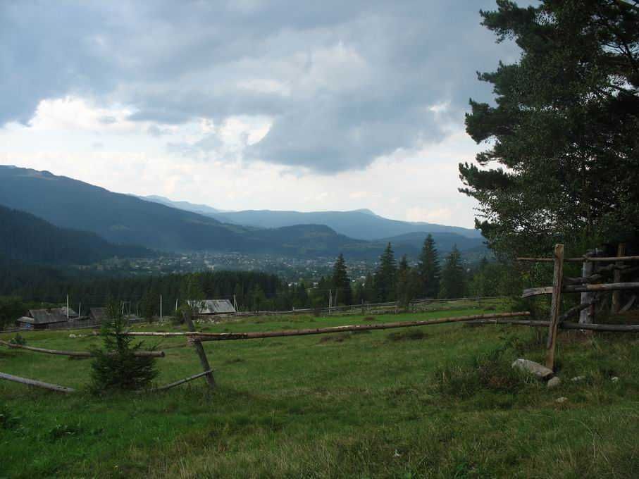 Продається земельна ділянка в ур. Погари ( с.Микуличин).