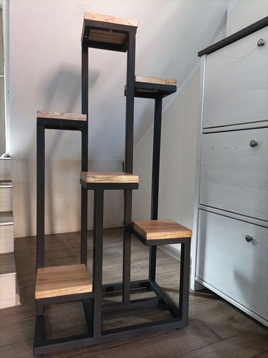 Kwietnik loft, industrialny