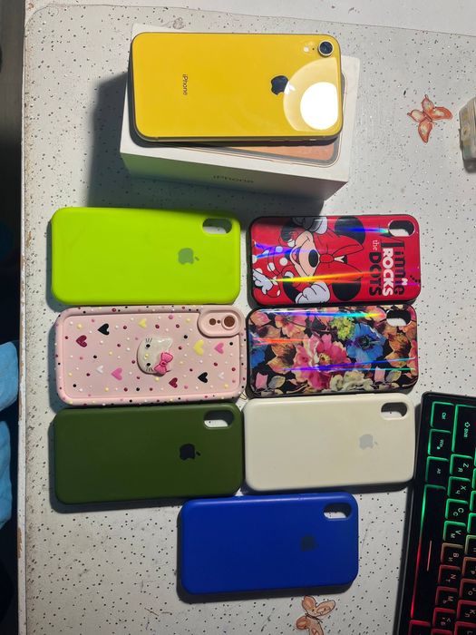 Продам iPhone XR