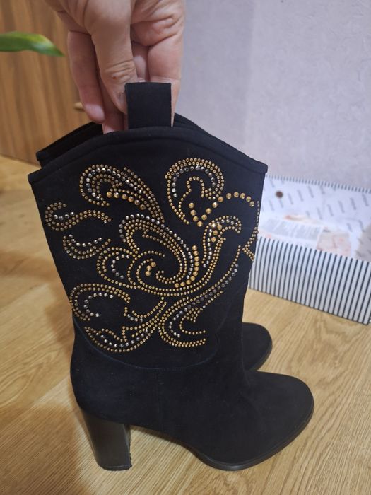 Продам утеплені чоботи