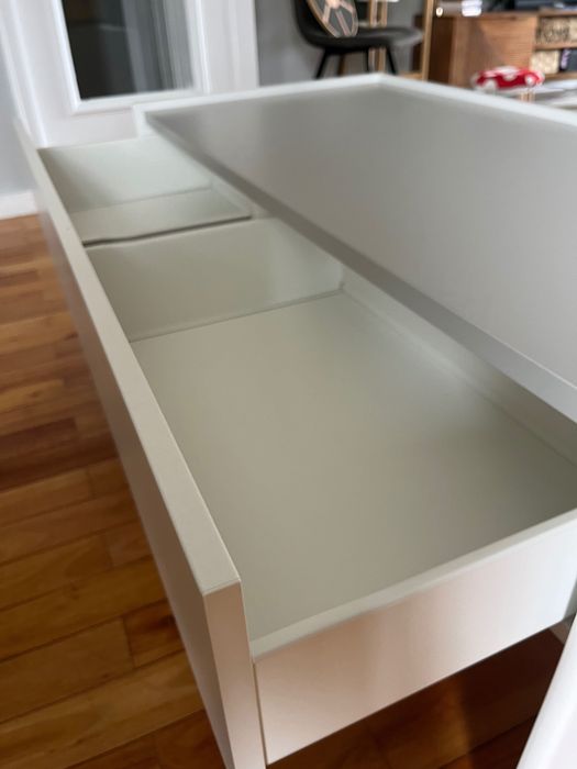 DUNDRA IKEA mesa infantil com gavetas