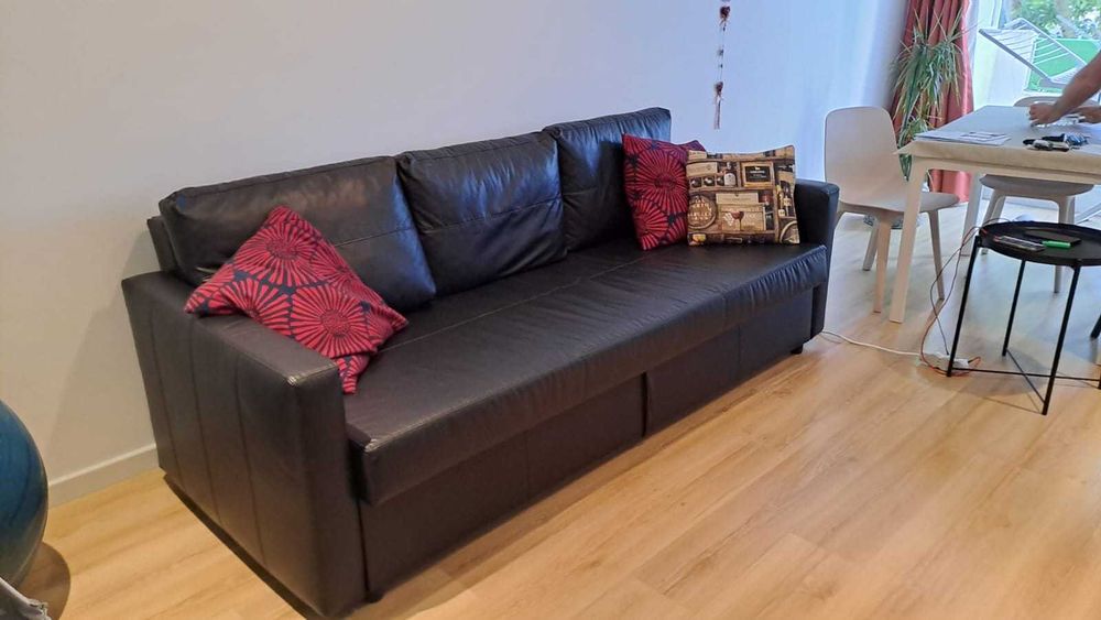 Mobilia IKEA em estado excelente (sala e quarto com cama de casal)