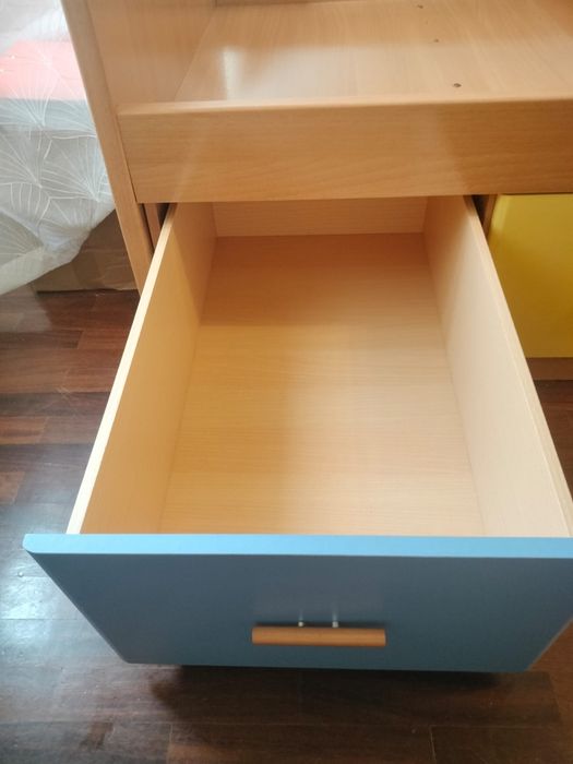 Conjunto quarto azul e amarelo