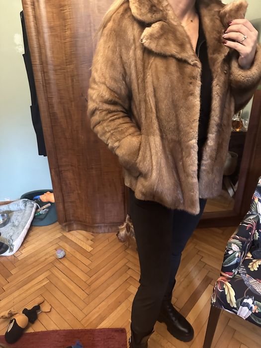 Krótka kurtka z naturalnych norek