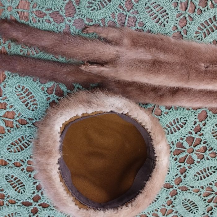 Czapka z szalem, lis naturalny, futerko, łapki, ogon, czapka futrzana