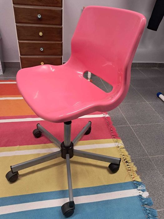 Cadeira Giratória Rosa e Cinza