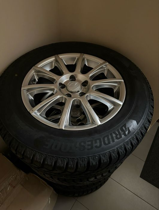 Продам шини з дисками BRIDGESTONE 235/65R17 108T