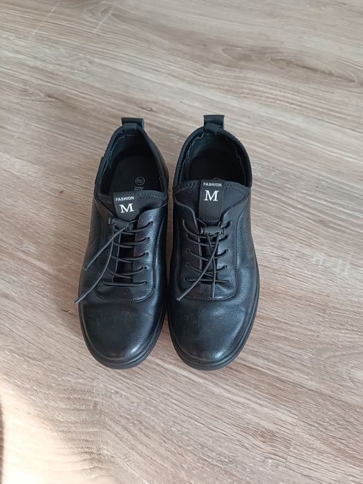 Кросівки на дівчинку