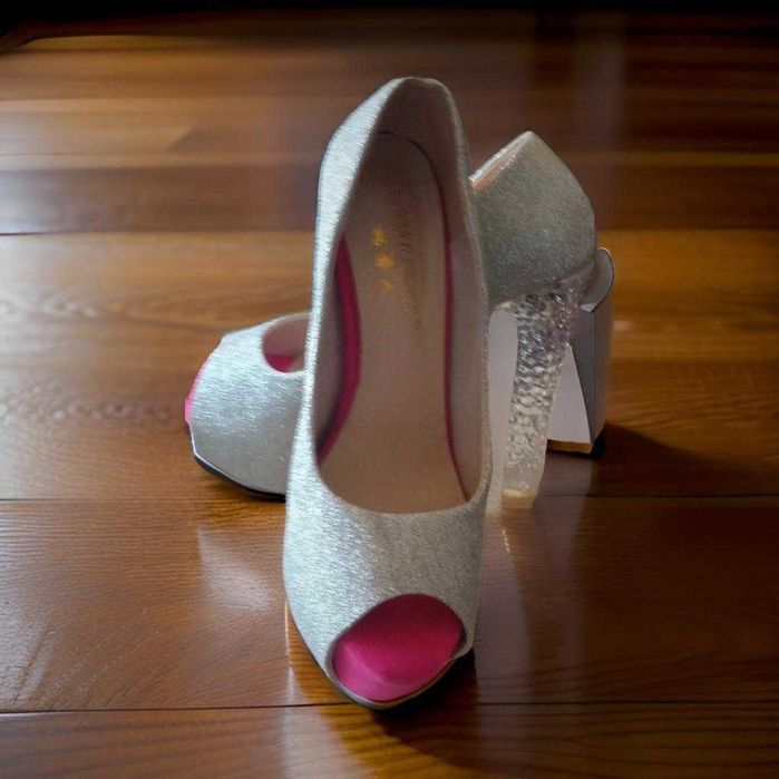 Sapato Salto alto marca  Wanxi Ang Ren!