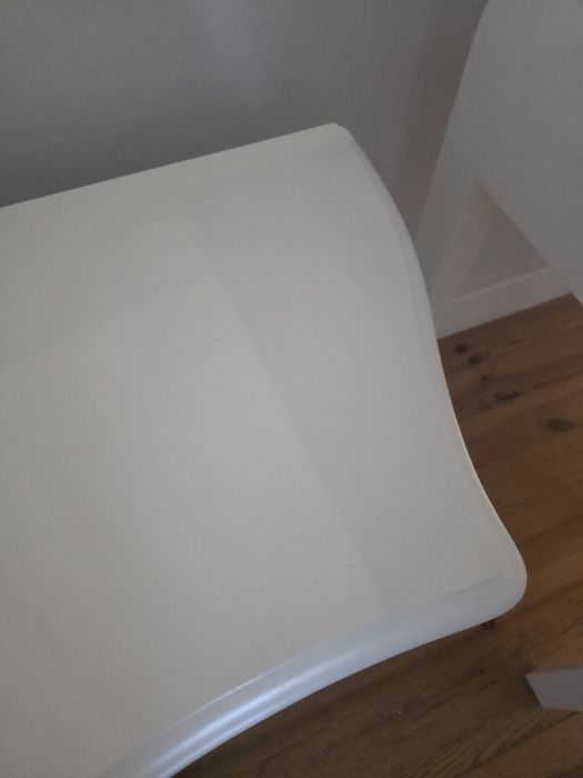 Conjunto mesa e gaveteira Kare