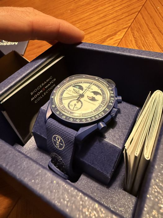 Swatch x Omega Moonswatch Mission To Earthphase Moonshine Snoopy Gold