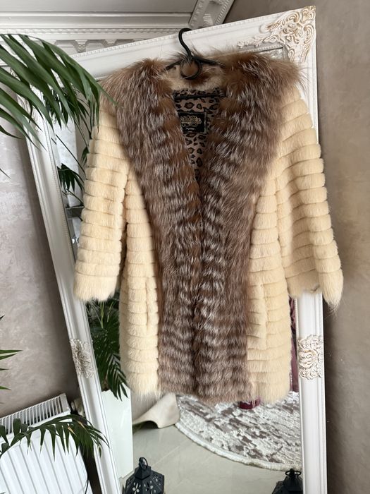 Шуба натуральна з рукавом 3/4. Шуба в хорошому стані