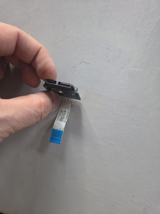 Sprzedam konektor napędu do laptopa Lenovo G70-80