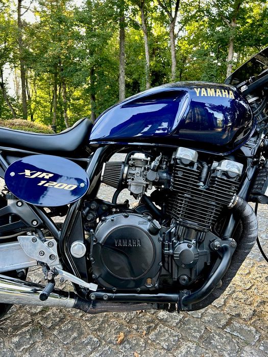 Yamaha XJR1200 cafe racer
