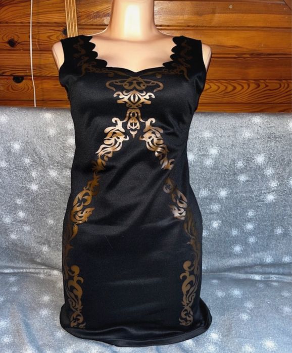 Czarna sukienka mini