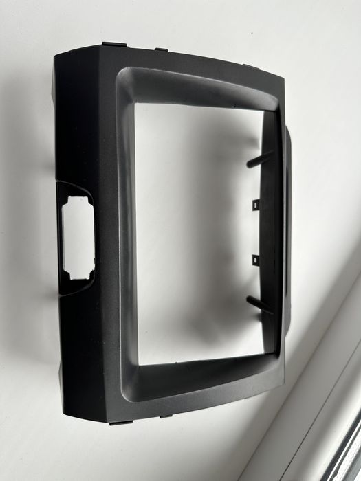 Переходная рамка для установки автомагнитол в Kia Sportage