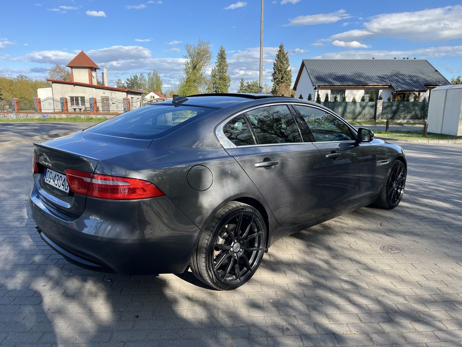 Jaguar XE  2015r