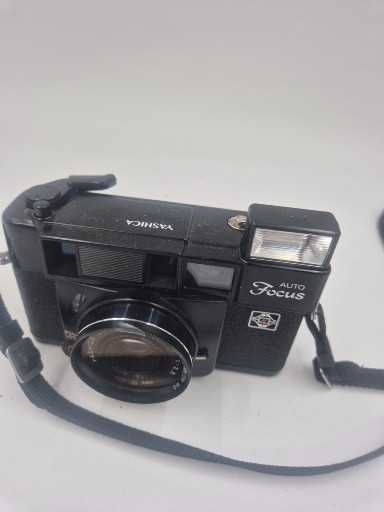 Yashica Auto Focus Motor 38mm 1: 2,8 Point Shoot Camera