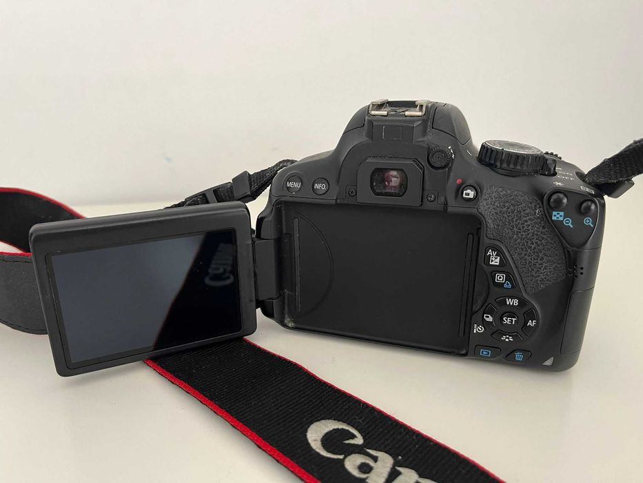 Câmera Canon T4i - EOS Rebel T4I